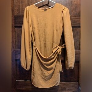 Lush size medium wrap side tie dress